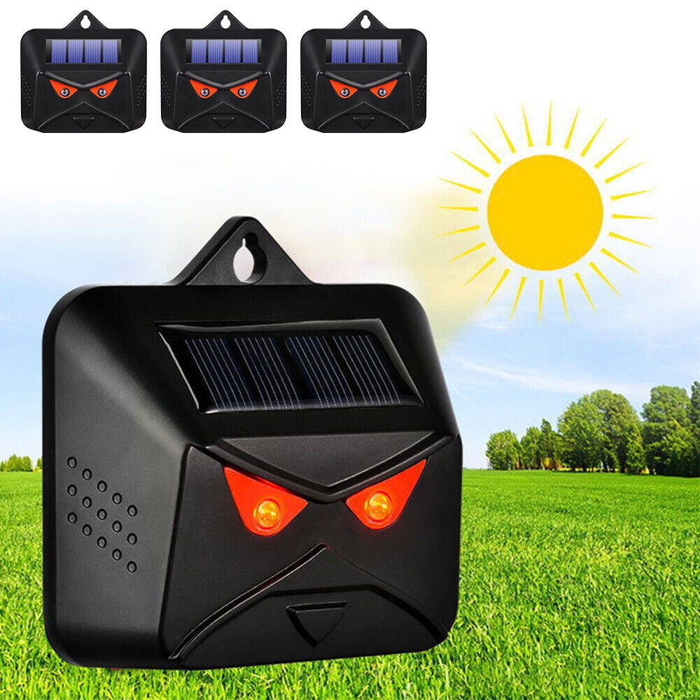 Solar red light animal deterrent: solar panel and daytime charging.